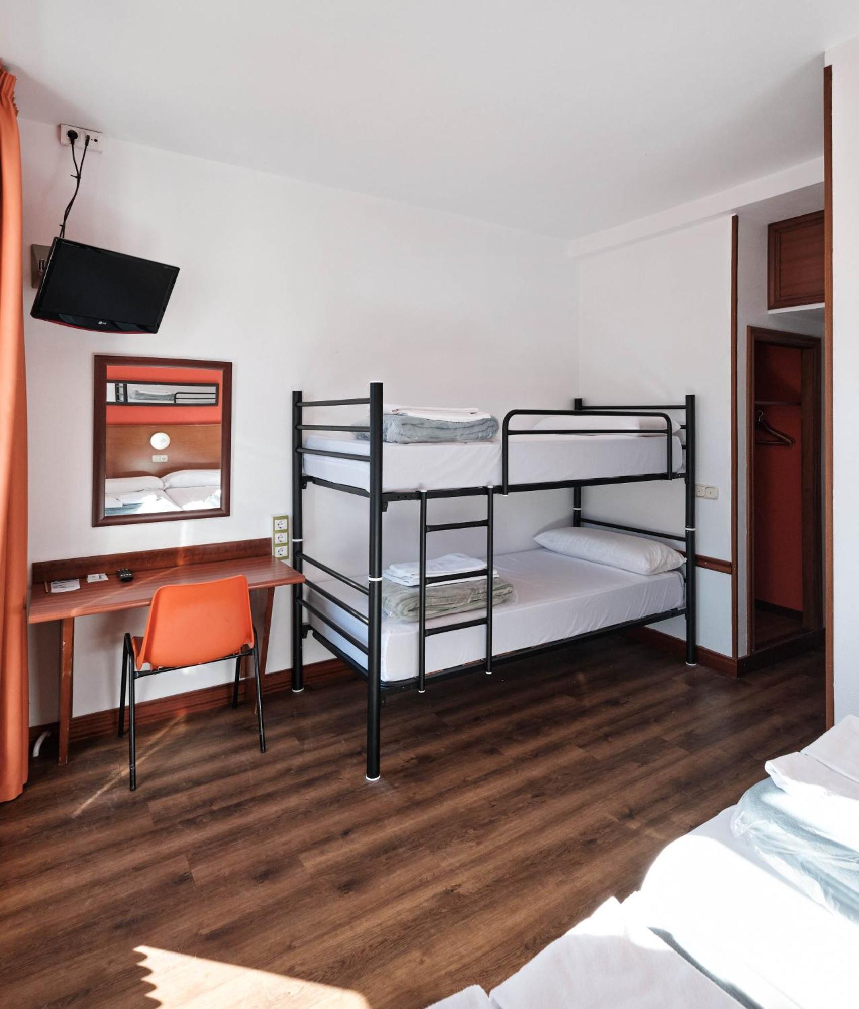 Loop Inn Hostel Santiago De Compostela Exterior photo